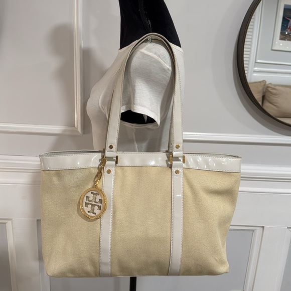 Tory Burch Bag Canvas and Patent Leather Trimmed Beach Tote - Picture 5 of 17